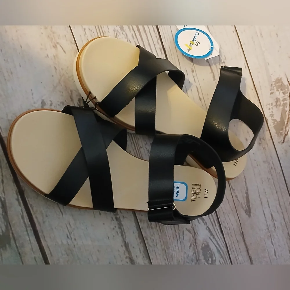 Time and Tru women's vinyl adjustable comfort sock sandals black size 11 Wide